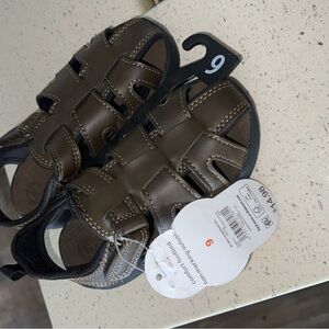 Toddler Wonder Nation brown sandal size 9